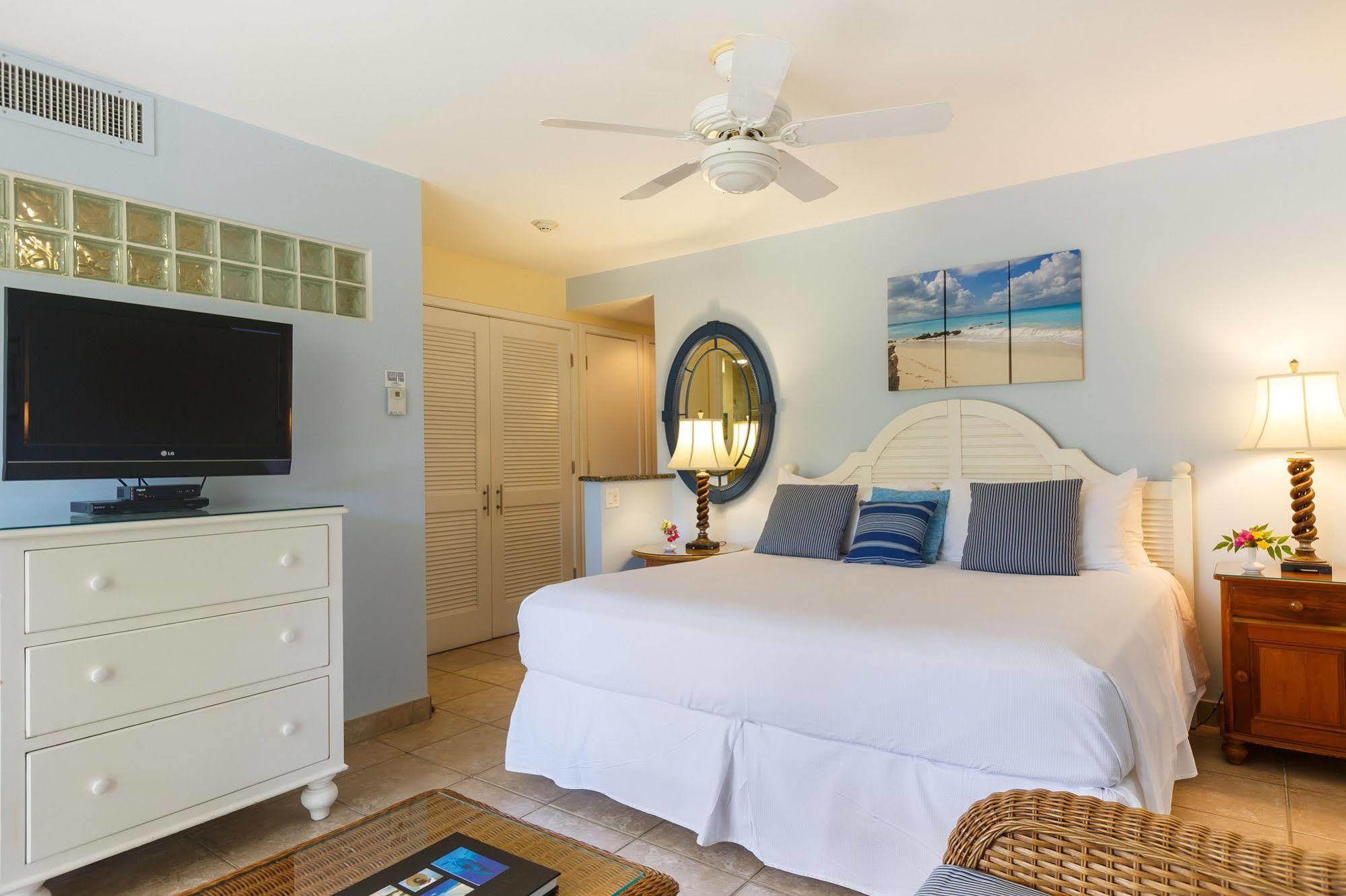 Ocean Club West Resort Grace Bay Bagian luar foto